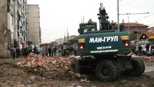 Булдозери вместо кебапчета в ромски махали