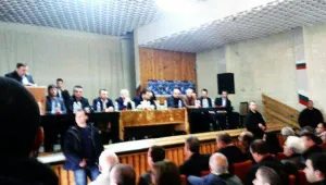 Освен че иска да каже, Пеевски поиска и да се покаже
