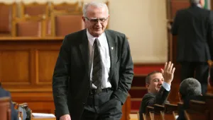 „Атака” подкрепят парламента, а не Орешарски