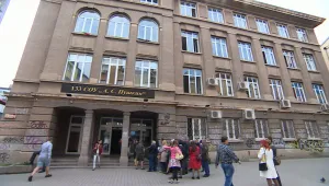 Опашки и разправии за записване в столично училище