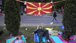 След два дни на многохилядни демонстрации, днес македонците ще си отдъхнат