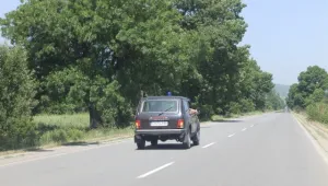 Нова Загора ръси пътищата със захар, за да развали „зла поличба”