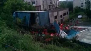 Тир с бира се обърна в Кърджали