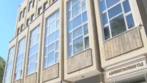 Възрастен мъж е в кома след спор за такса от 50 ст. за тоалетна