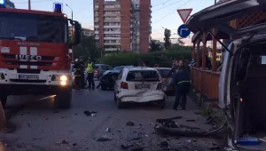 Шофьор помете паркирани автомобили в Търново (СНИМКИ)