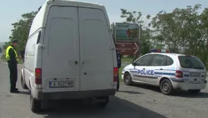 Хванаха 33 нелегални афганистанци и пакистанци в бус до Черноморец