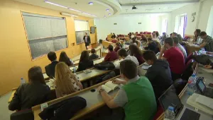 Обидени студенти готвят протести заради евростипендии