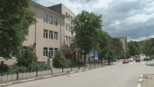 Момиче е с мозъчно сътресение след спречкване в училище
