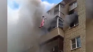 Руско семейство скочи от петия етаж...и оцеля (ВИДЕО)