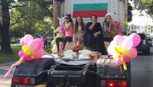 „Аз, репортерът“: Абитуриентка отиде с тир на бала