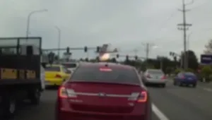 Малък самолет избухна в пламъци във Вашингтон, пилотът оцеля по чудо (ВИДЕО)