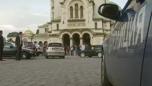 Без оркестри и тонколони около „Александър Невски” за баловете  