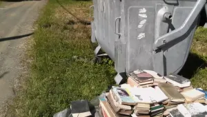 Защо купища книги се озоваха на боклука навръх 24 май?