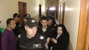 Нападателят на лекари в Бургас остава в ареста 