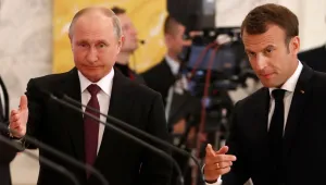 Макрон и Путин се срещнаха в Константиновския дворец край Санкт Петербург