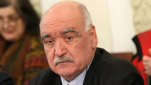 Очаква се парламентът да освободи шефа на НЗОК