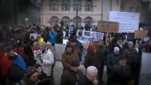 Румъния се изправя пред ключов вот