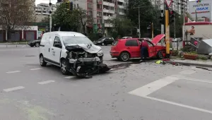 Два автомобила се удариха пред супермаркет на бул. „Скобелев“ в София