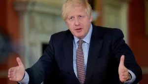 Джонсън обяви умерено облекчаване на карантинните мерки на Острова
