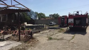 Пожар пламна в изоставен склад в Ново село