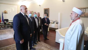 Премиерът и главният мюфтия договориха молитвите за Рамазан Байрам да са пред джамиите