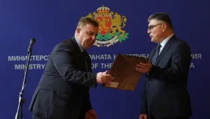 Георги Панайотов смени Красимир Каракачанов в Министерството на отбраната