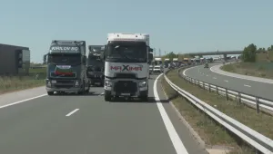 Протестът на превозвачите: „Подвижна тапа“ от тирове на АМ „Тракия“ (ВИДЕО)