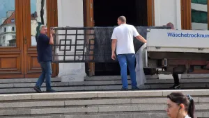 Премахнаха железните решетки в Народното събрание