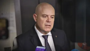 Само по bTV: Гешев е трябвало да пътува за Турция, но се отклонява в последния момент