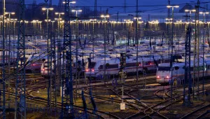 Влак се вряза в работници край Кьолн, двама загинаха