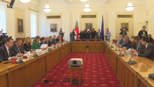 ГЕРБ задействаха план Б: Срещи с ДПС, БСП и ИТН, но не за коалиция, а за подкрепа (ОБЗОР)