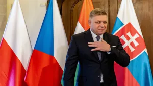 Словашкият премиер Роберт Фицо търси как да стигне до Москва, след като Литва, Латвия и Естония не го пускат