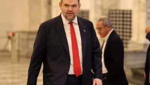 Делян Пеевски: Министрите на транспорта и МВР лично да се ангажират с проблема на превозвачите на ГКПП 