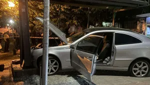20-годишен шофьор се заби в спирка във Варна и помете четирима души (СНИМКИ)