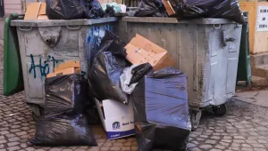 Две фирми заплашват да спрат сметоизвозването в 8 района в София