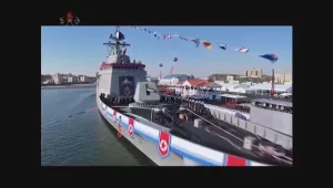 Анализатор: Военният кораб в Северна Корея се е обърнал заради неопитността при страничното спускане на вода