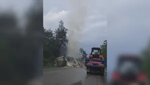 Турски камион с памук пламна в Прохода на Републиката (СНИМКА)