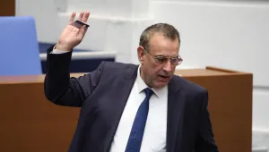 Джевдет Чакъров подаде оставка в НС като член и председател на ДПС-ДПС