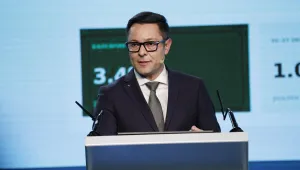 Министърът на икономиката: Разработва се пакет от 15 мерки във връзка с поскъпването на горивата