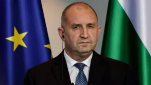Радев посреща Мицотакис в София