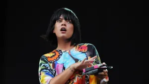Сватбеният музикант на Лили Алън е... 12-годишен DJ