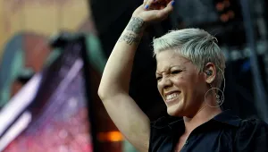 P!nk дарява парите от първите снимки на малката Уилоу за благотворителност