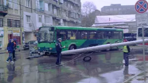 Петима души пострадаха при катастрофа на два автобуса във Варна