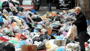 Атина затъна в боклуци заради стачка на работниците по чистотата 
