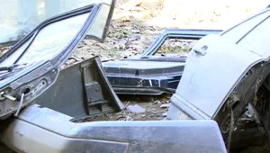Полицията разби депо за крадени коли 