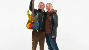 Деймиън Хърст и Flea проектират китари за благотворителност