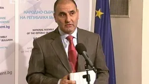 Цветанов отрече да е лобирал за избора на Владимира Янева