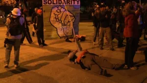 Автомобил се вряза в участници на протест 