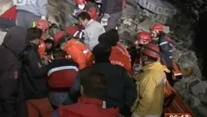 Поне 9 загинали след новия трус в Турция