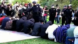 Уволнение за полицаи, проявили агресия срещу студенти в САЩ